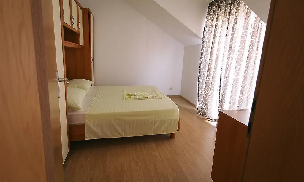 Guest house Apartments&Room Babic Kastela