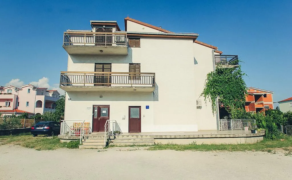 Apartments&Room Babic Kastela 3*,